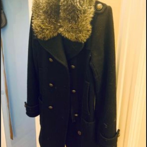 Aritzia Community Wool Coat with detachable faux fur - Picture 2 of 6